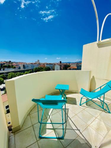 COSY apt with BALCONIES near the OLD PORT