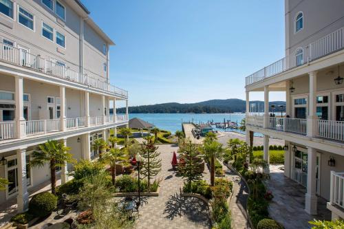 Prestige Oceanfront Resort, WorldHotels Luxury - Sooke