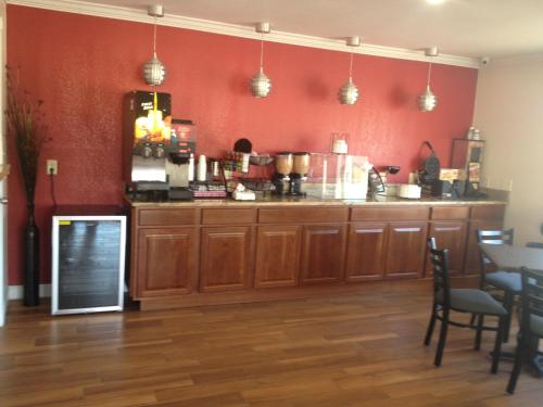 Copa Budget Inn - image 3