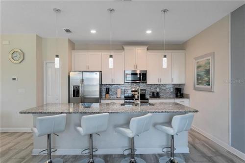 Storey Lake 4 Bedroom Townhome townhouse - image 6