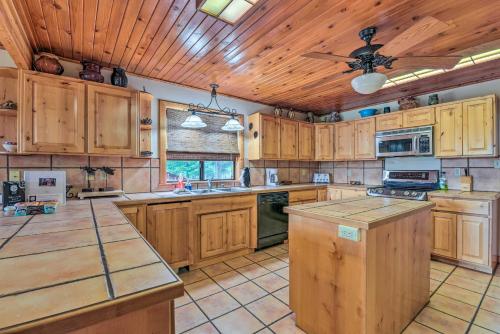 Spacious Retreat Less Than 5 Mi to Angel Fire Resort! - image 7