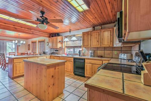 Spacious Retreat Less Than 5 Mi to Angel Fire Resort! - image 8