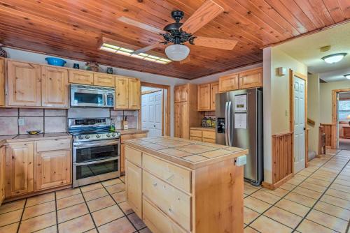 Spacious Retreat Less Than 5 Mi to Angel Fire Resort! - image 9