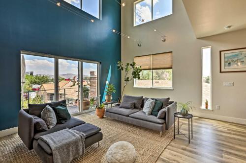 Reno Townhome with Mountain-View Rooftop Deck! - Reno