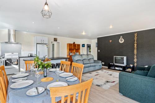 suihku, Ota Point Paradise - Whangaroa Holiday Home in Whangaroa