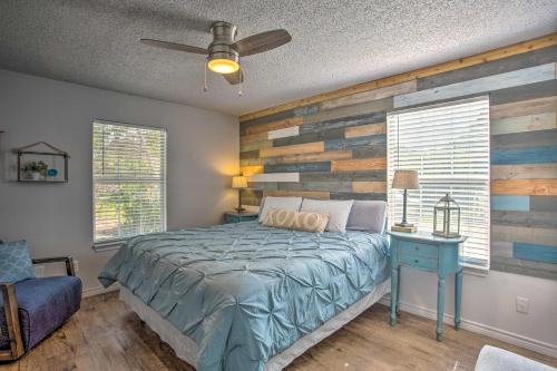 Pottsboro Home with Fire Pit Less Than 1 Mi to Lake Texoma! in Pottsboro, USA