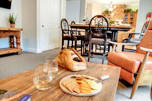 Luxury On Main St! Stunning Home in Heart of Fred! - image 9