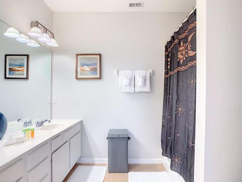 Vista Cay 35TH Luxury New Renovated 3 bedroom 3 and a half bath Townhouse - image 6