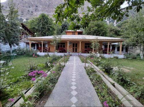 Foreigner Tourist Inn