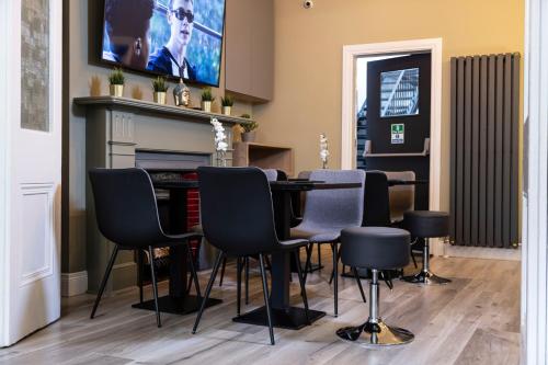 บริการและสิ่งอำนวยความสะดวก, Number 11 by the Warren Collection in เบลฟัสต์