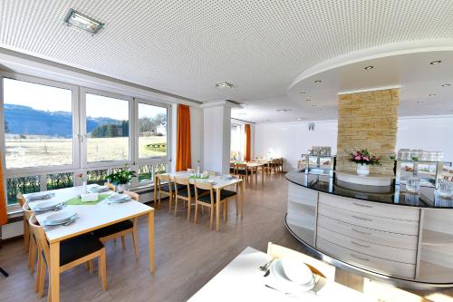 อาหารและเครื่องดื่ม, St. Bonifatius in เอลเคอริงเฮาเซิน