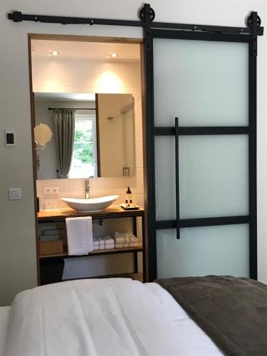 KerkHotel Biervliet Room Type - Twin Room with Terrace