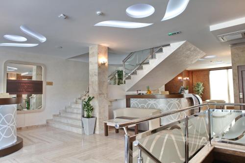 Garni Hotel Aveny - image 4