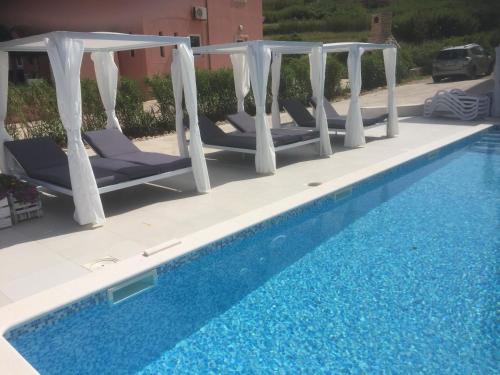 Bara Bay 2