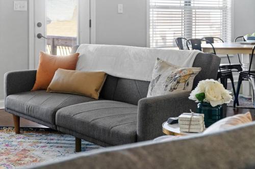 Bright & Dreamy Home Away From Home w Deck & Yard - image 11
