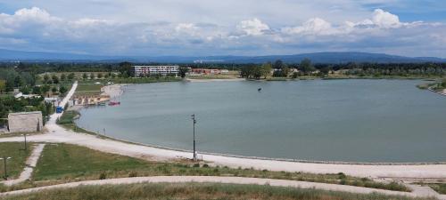 Superbe studio, vue lac, Spirou, rando, velo