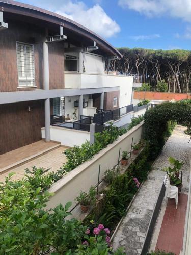 Apartment with Garden View