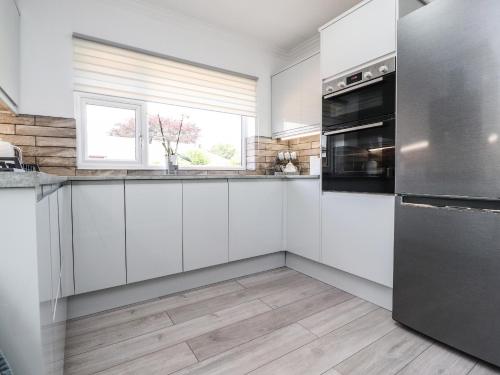 2 Pine Grove 2 Pine Grove