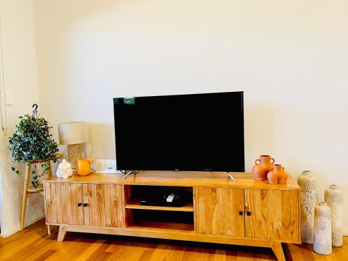 2bedrm 2bathrm town center apartment, free WiFi