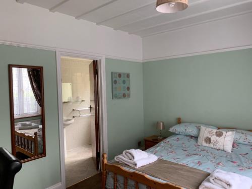 Double Room with Private Bathroom image 10