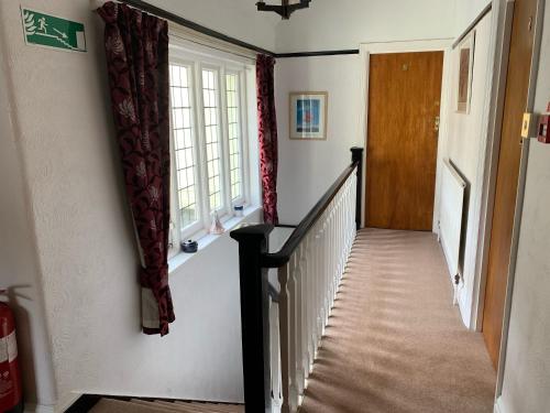 Burleigh House - image 10