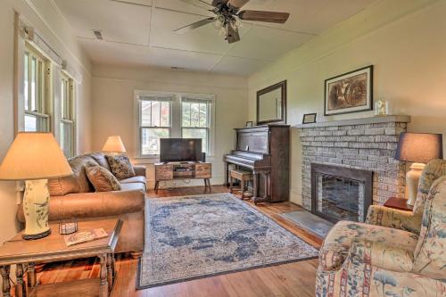 Cozy Home with Views Less Than 1 Mi to Lake Junaluska! in Waynesville, USA