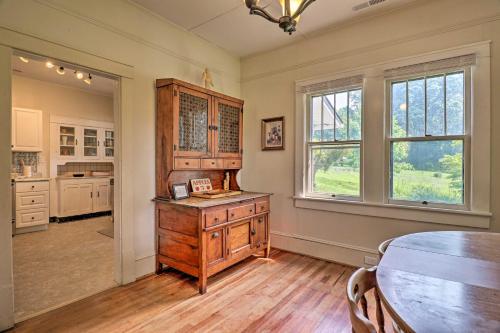 Cozy Home with Views Less Than 1 Mi to Lake Junaluska! in Waynesville, USA