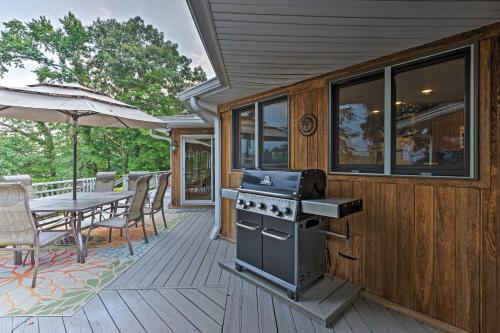 Kinsale Riverfront Paradise with Hot Tub and Pool!