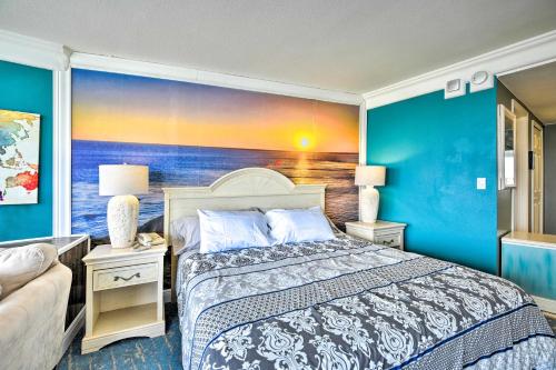 Colorful Ocean-View Studio Steps from Beach! - image 10