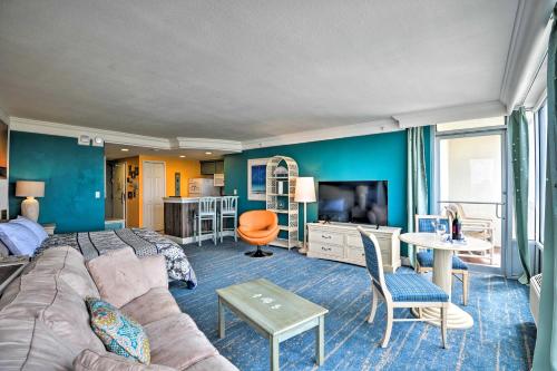 Colorful Ocean-View Studio Steps from Beach! - image 11