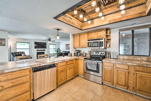 Lake Havasu Retreat with Boat Parking and Grill! - image 6