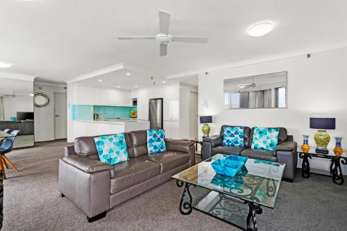 MadeComfy Beach Haven Beachfront 2-Bed Apartment