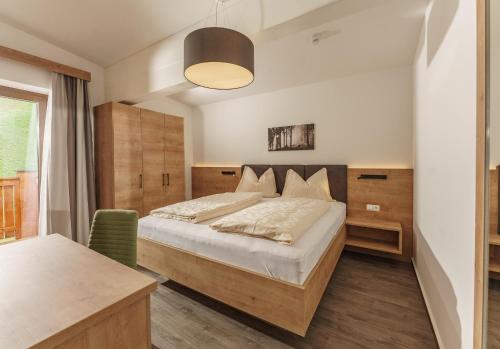 2 bedrooms, 3 beds