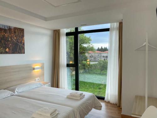 2 twin beds