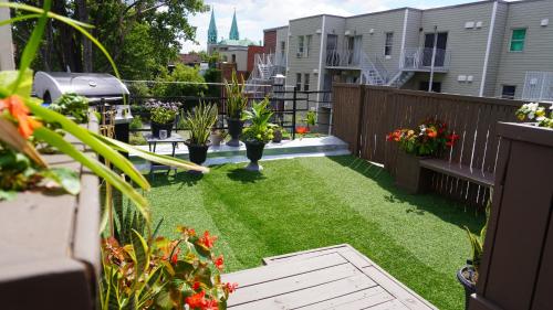 Exterior view, HoMa Homestay Hotel by Olympic Stadium Montreal Auberge-Hostel near Kazumi Sushi Lounge