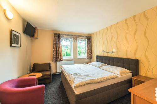 Double Room 10-12