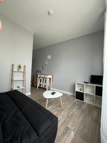 Chambre/studio meuble hyper centre ville