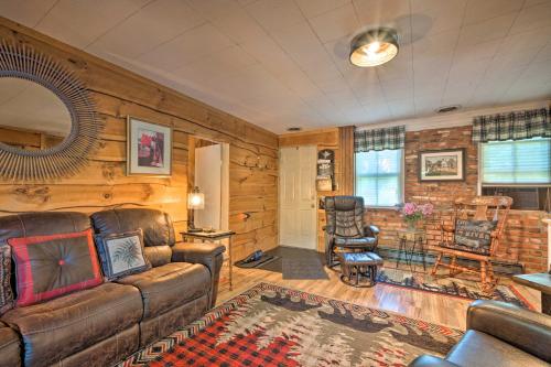 Adirondack Mountains Cottage on The Hudson River! - image 11