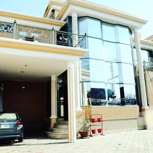 Exterior view, Hotel Serena Palace in Multan