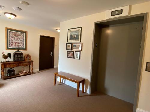 Country Inn of Hazlet - image 14