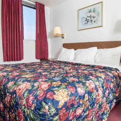 Oak Grove Inn - image 13