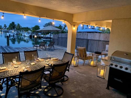 Rose All Day 2bed 2bath with dockage Cabana Club and Inch Beach access - image 9
