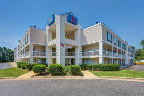 Motel 6-Raleigh, NC - North