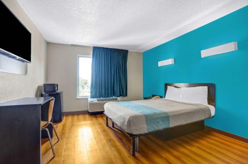 Queen Room - Disability Access - Non-Smoking