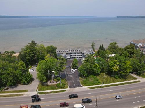 205 North Shore Inn - image 14