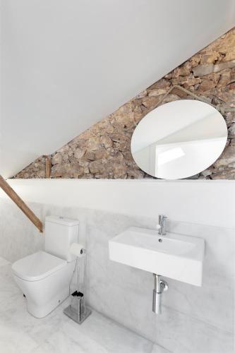 Room Lusíadas with private bathroom 5