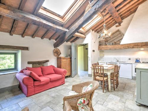 Tuscan Charm with Pool & Views gîte à louer Castagno