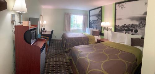 Rodeway Inn Chisago City Photo 22