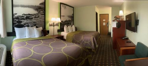 Rodeway Inn Chisago City Photo 24