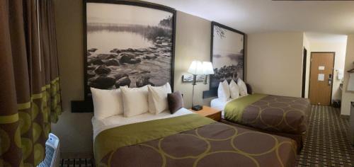 Rodeway Inn Chisago City Photo 29